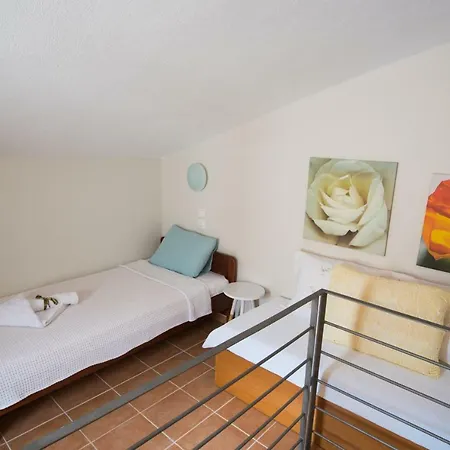 Maisonette By The Sea *